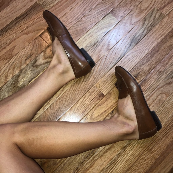 Umberto Raffini Signature Leather Tassle Loafers - Picture 2 of 8